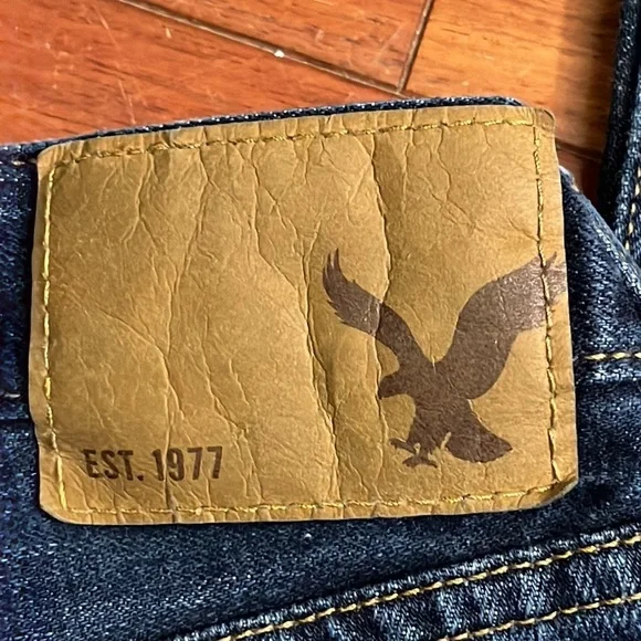 American Eagle  🦅 Outfitters Original Taper Jeans size 26x28 - Picture 4 of 5